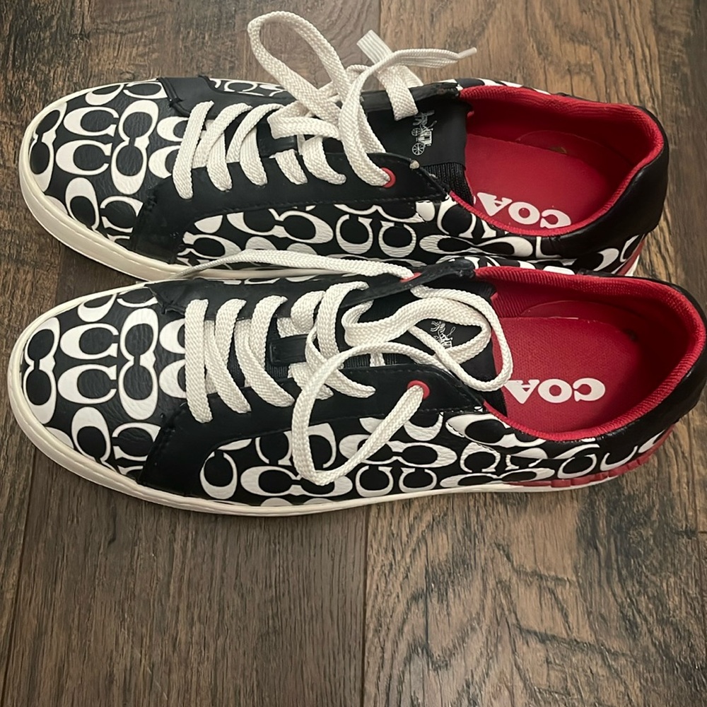 Size 10 men coach sneakers ( wore once)